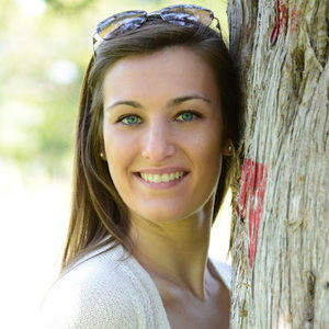 Meet your Posher, Caitlin